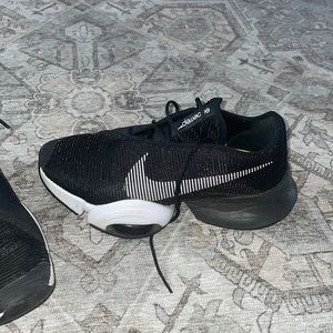Nike Superrep womens black and white size 8.5